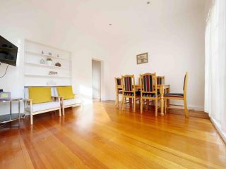 Cheerful 2 bedroom residential home Apartment, Melbourne - 3