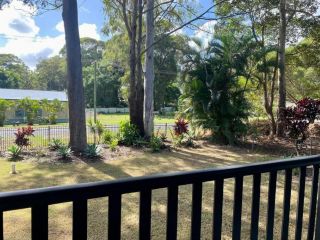 Cheerful 3 bedroom home in peaceful bush setting Guest house, Russell Island - 3