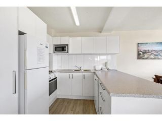 Cheltenham Apartments Unit 7 40 King Street Apartment, Caloundra - 3