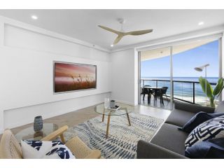 Chevron Renaissance 3 Bed Apartment by Vaun Apartment, Gold Coast - 2