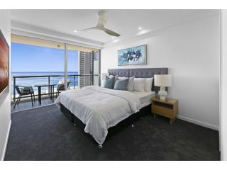 Chevron Renaissance 3 Bed Apartment by Vaun Apartment, Gold Coast - 1