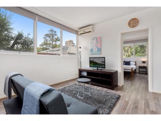 Explore Melbourne from Convenient South Yarra Pad Apartment, Melbourne - 5