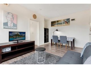 Explore Melbourne from Convenient South Yarra Pad Apartment, Melbourne - 3