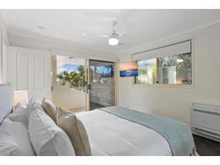 Chic Beachside getaway close to everything Guest house, Gold Coast - 1