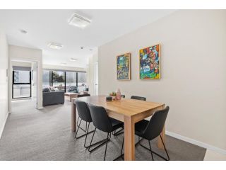 Chic Inner City Convenience with secure parking Apartment, Melbourne - 4