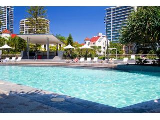 Circle on Cavil Canal Views huge apartment Apartment, Gold Coast - 1