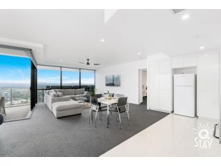 Circle on Cavill 1 Bedroom + Study, High Floor, Hinterland - QSTAY Apartment, Gold Coast - 4