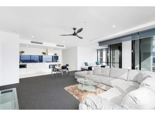 Circle on Cavill 1 Bedroom + Study, High Floor, Hinterland - QSTAY Apartment, Gold Coast - 1