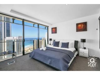 Circle on Cavill â€“ 1 Bedroom + Study Ocean - 7 Night Special! Apartment, Gold Coast - 3