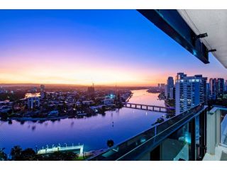 Circle on Cavill - 2 Bedroom Hinterland Apartments in the Heart of Surfers Paradise Apartment, Gold Coast - 1