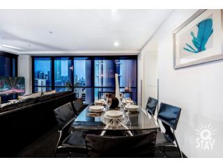 Circle on Cavill â€“ 2 Bedroom Ocean SPA Apartment in the centre of Surfers Paradise! Apartment, Gold Coast - 3