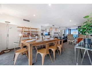 Circle on Cavill â€“ 2 Bedroom Ocean SPA, Sleeps 6! Apartment, Gold Coast - 4