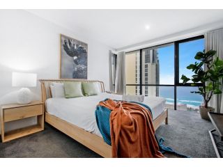 Circle on Cavill â€“ 2 Bedroom Ocean SPA, Sleeps 6! Apartment, Gold Coast - 5