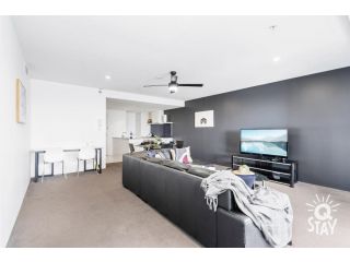 Circle on Cavill â€“ 2 Bedroom SPA River View Apartment, Gold Coast - 1