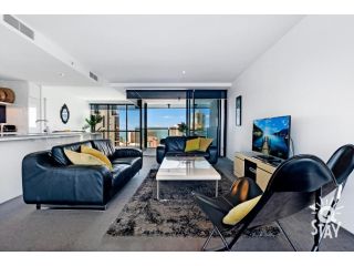 Circle on Cavill â€“ 2 Bedroom + Study Ocean SPA Surfers Paradise! Apartment, Gold Coast - 2