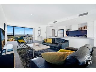 Circle on Cavill â€“ 2 Bedroom + Study Ocean SPA Surfers Paradise! Apartment, Gold Coast - 1