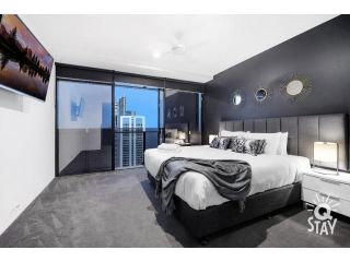 Circle on Cavill, 3 Bedroom Ocean level 57, Sleeps 8! Apartment, Gold Coast - 2