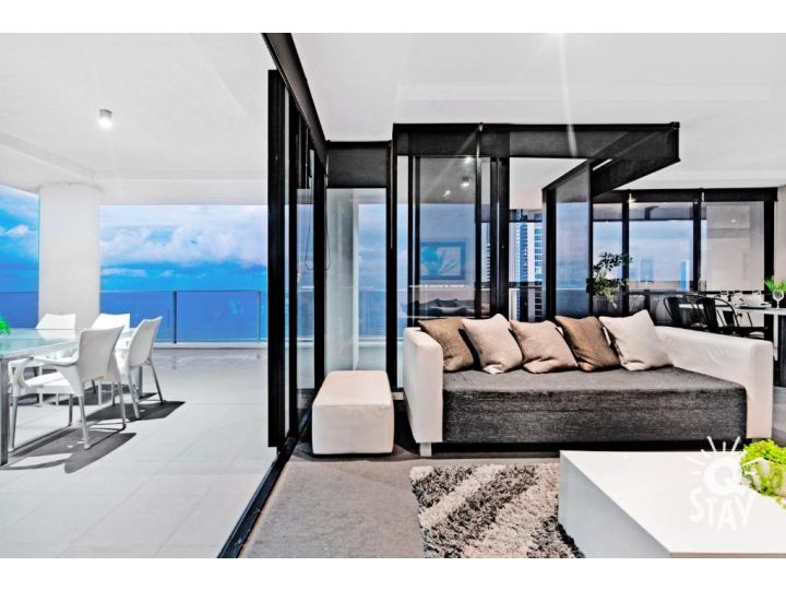 Circle on Cavill â€“ 3 Bedroom Sub Penthouse Amazing Ocean Views, Surfers Paradise Apartment, Gold Coast - imaginea 1