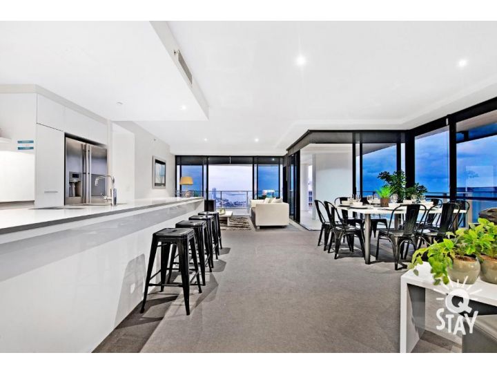 Circle on Cavill â€“ 3 Bedroom Sub Penthouse Amazing Ocean Views, Surfers Paradise Apartment, Gold Coast - imaginea 3