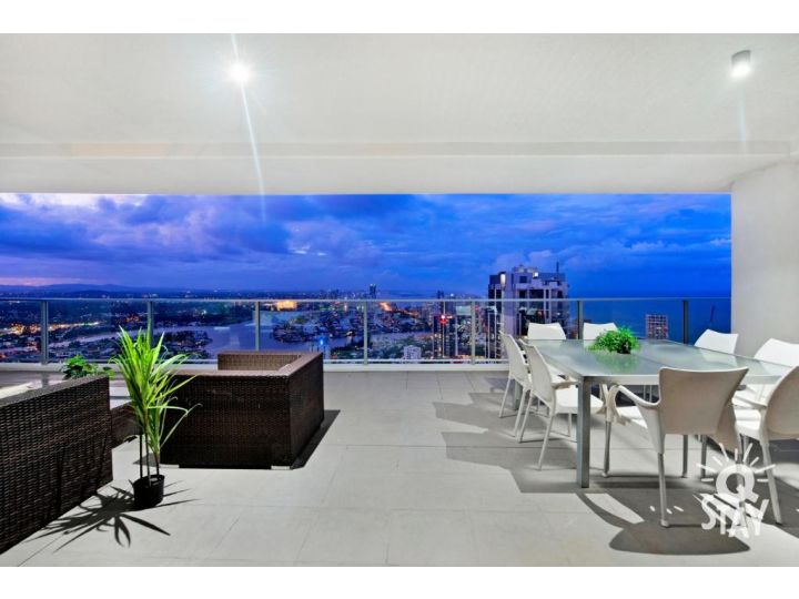 Circle on Cavill â€“ 3 Bedroom Sub Penthouse Amazing Ocean Views, Surfers Paradise Apartment, Gold Coast - imaginea 11
