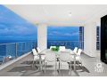 Circle on Cavill â€“ 3 Bedroom Sub Penthouse Amazing Ocean Views, Surfers Paradise Apartment, Gold Coast - thumb 2