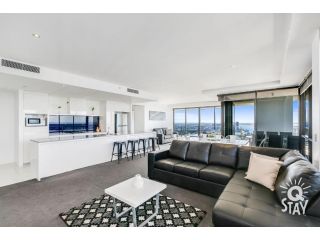 Circle on Cavill 3 Bedroom Sub Penthouse - Level 58! Apartment, Gold Coast - 1