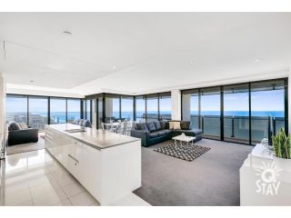 Circle on Cavill 3 Bedroom Sub Penthouse - Level 58! Apartment, Gold Coast - 3