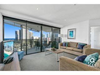 Circle on Cavill â€” 3 Bedroom with Ocean View in the heart of Surfers! Apartment, Gold Coast - 4