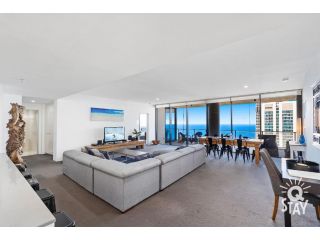 Circle on Cavill â€“ 4 Bedroom Sub Penthouse Full Ocean View! Apartment, Gold Coast - 3