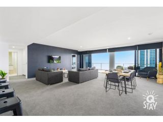 Circle on Cavill â€“ 4 Bedroom Sub Penthouse Ocean - Level 49!! Apartment, Gold Coast - 1