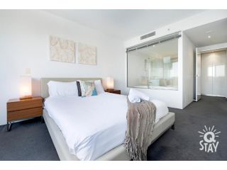 Circle on Cavill AMAZING 1 Bedroom SPA & Study â€” Q Stay Apartment, Gold Coast - 2