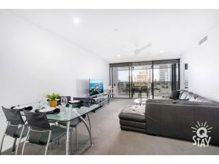 Circle on Cavill Modern 1 Bedroom + Study, Ocean View â€” Q Stay Apartment, Gold Coast - 4