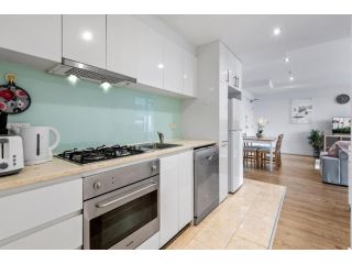 City centre 2-bedroom apartment Apartment, Melbourne - 4