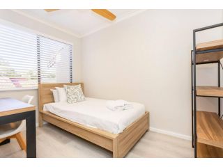 Claremont Quarter Townhouse - EXECUTIVE ESCAPES Apartment, Perth - 4