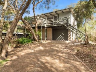 Classic Beach House With Tree Top Views Guest house, Rye - 1