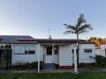 Classic unit Guest house, Lakes Entrance - thumb 1