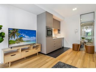 Modern Apartment 15 Minutes From The City by Tram Apartment, Melbourne - 1