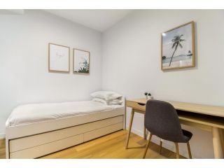 Modern Apartment 15 Minutes From The City by Tram Apartment, Melbourne - 5