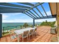 Spacious Home with Ocean Views, Close to Beach Guest house, Wamberal - thumb 19