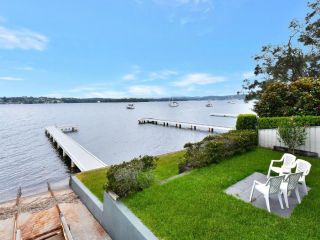 Coal Point Absolute Water Waterfront Guest house, New South Wales - 2