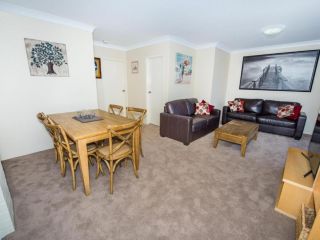 Collendina 15 19 Kurrawa Close Apartment, Nelson Bay - 3