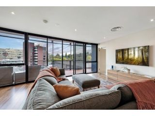 Sub Penthouse Luxe suit, CBD, secure parking, Apartment, Hobart - 2