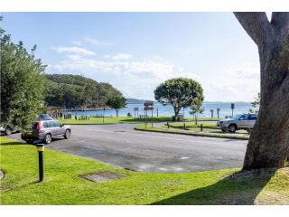 Columbia 1 12 Columbia Close large unit with fantastic water views Apartment, Nelson Bay - 2