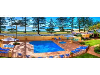 Columbia Beachfront Apartments on Rainbow Bay Aparthotel, Gold Coast - 4