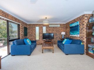 'COLUMBIA VIEWS', 2/9 COLUMBIA CLOSE - AIRCON, WIFI, NETFLIX, VIEWS & BOAT PARKING Apartment, Nelson Bay - 3