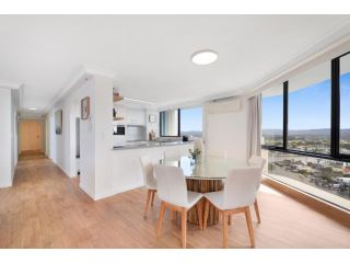 Comfortable 2-Bed with Breathetaking Views Apartment, Gold Coast - 4