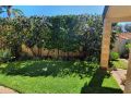 Comfortable 2BDR Unit with Lush Serene Garden Apartment, Perth - thumb 15