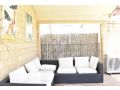 Comfortable 2BDR Unit with Lush Serene Garden Apartment, Perth - thumb 14