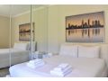 Comfortable 2BDR Unit with Lush Serene Garden Apartment, Perth - thumb 4