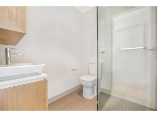 Comfy 2-Bed Balcony Unit near Iconic Chapel St Apartment, Melbourne - 5